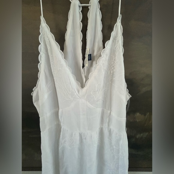 NWOT AE V-Neck Embroidered Midi Dress - Picture 2 of 14